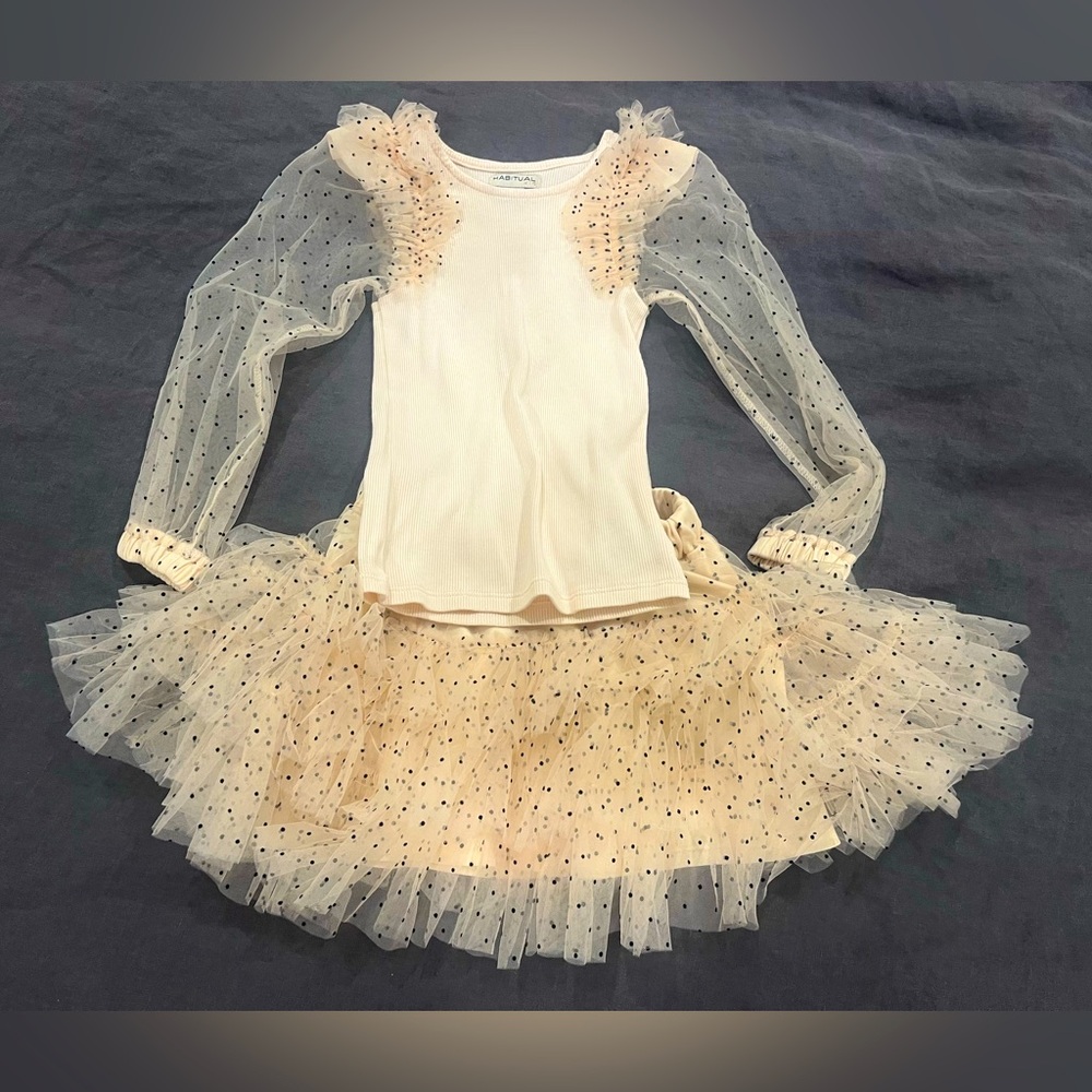 Habitual, Tutu and top set in size 4. Worn once for about an hour. Like new!